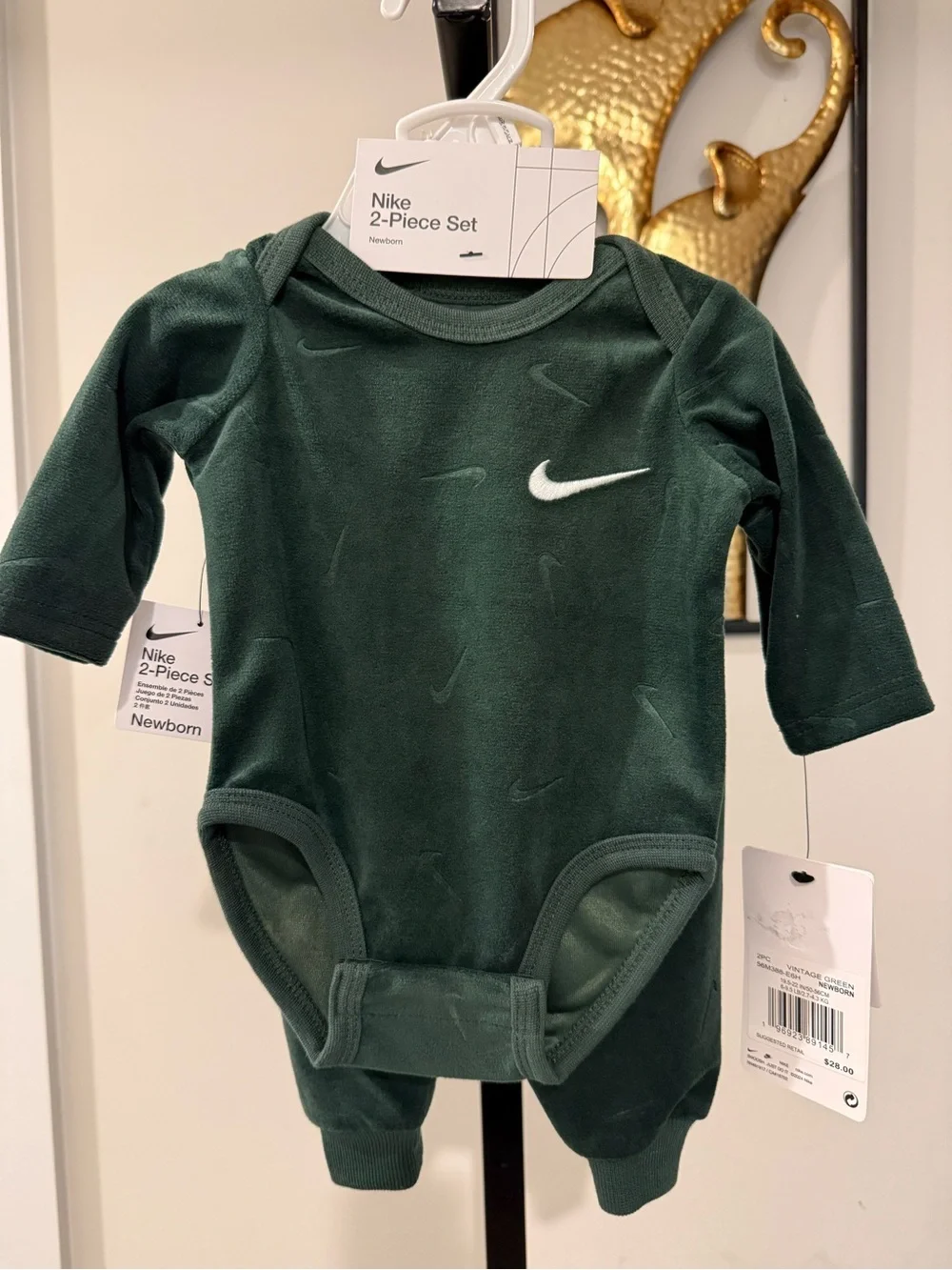 Nike Newborn Essentials Bodysuit & Pants Set